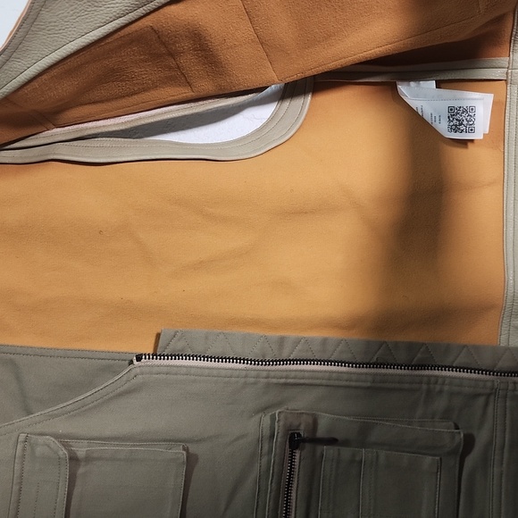 Used True Religion Jacket and Vest Set. Fantastic condition. Super dope colors! - Picture 16 of 16